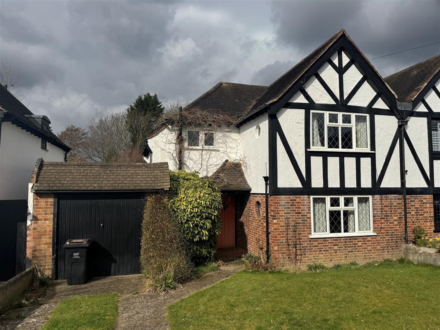 Priory Avenue, Petts Wood East, Kent, BR5 1JE