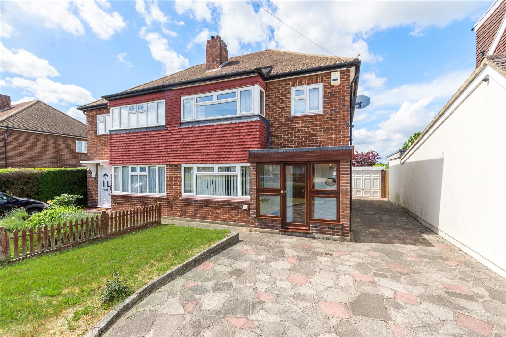 Windsor Drive, Chelsfield, Kent, BR6 6HQ