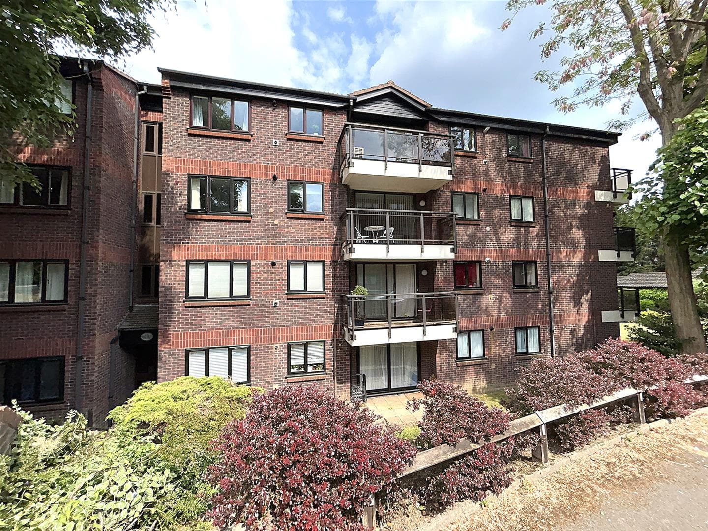 Whitehaven Close, Bromley, Kent, BR2 0YN
