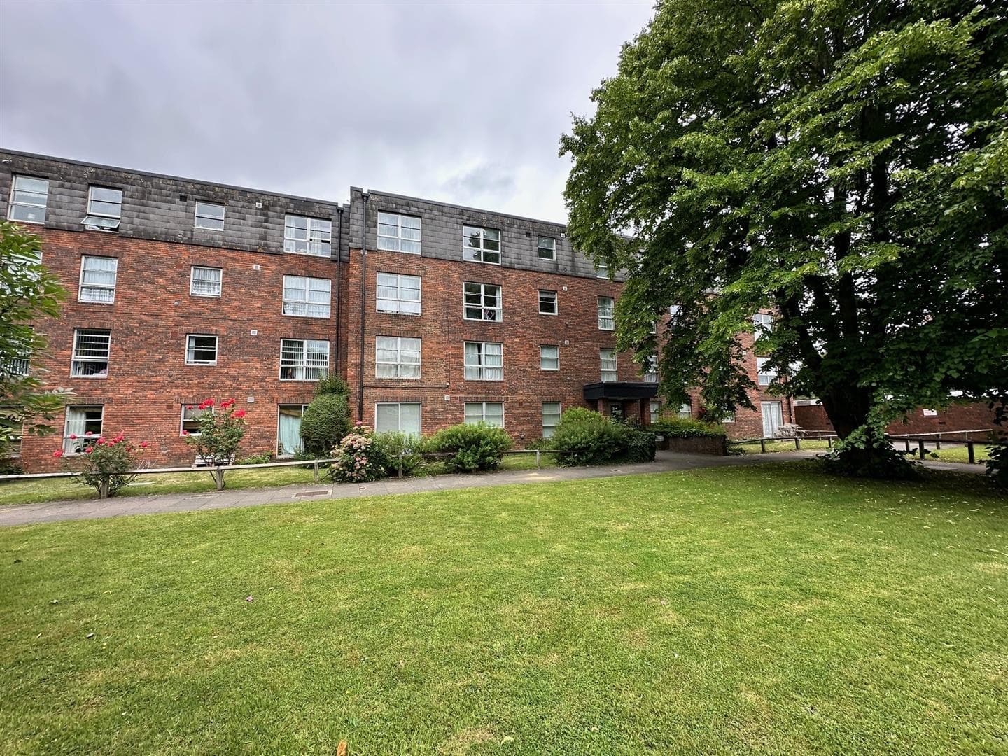 Marlowe Gardens, London, SE9 1AB