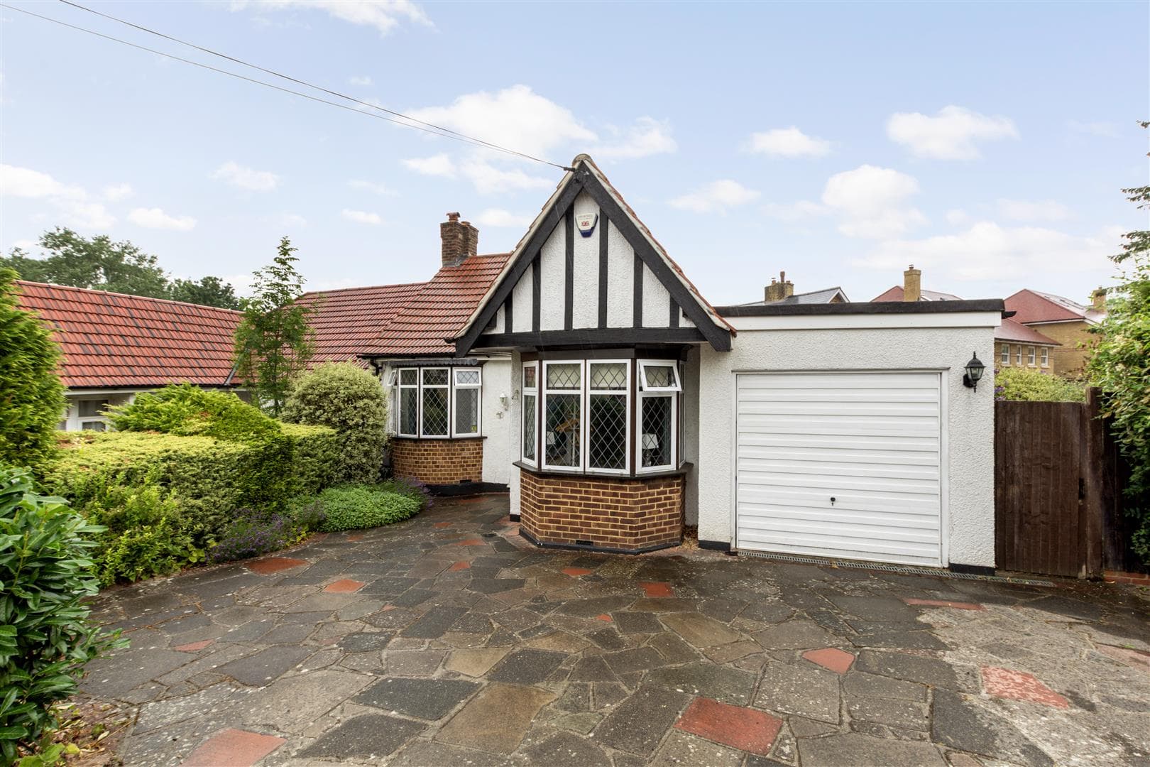 The Meadway, Chelsfield, Kent, BR6 6HH