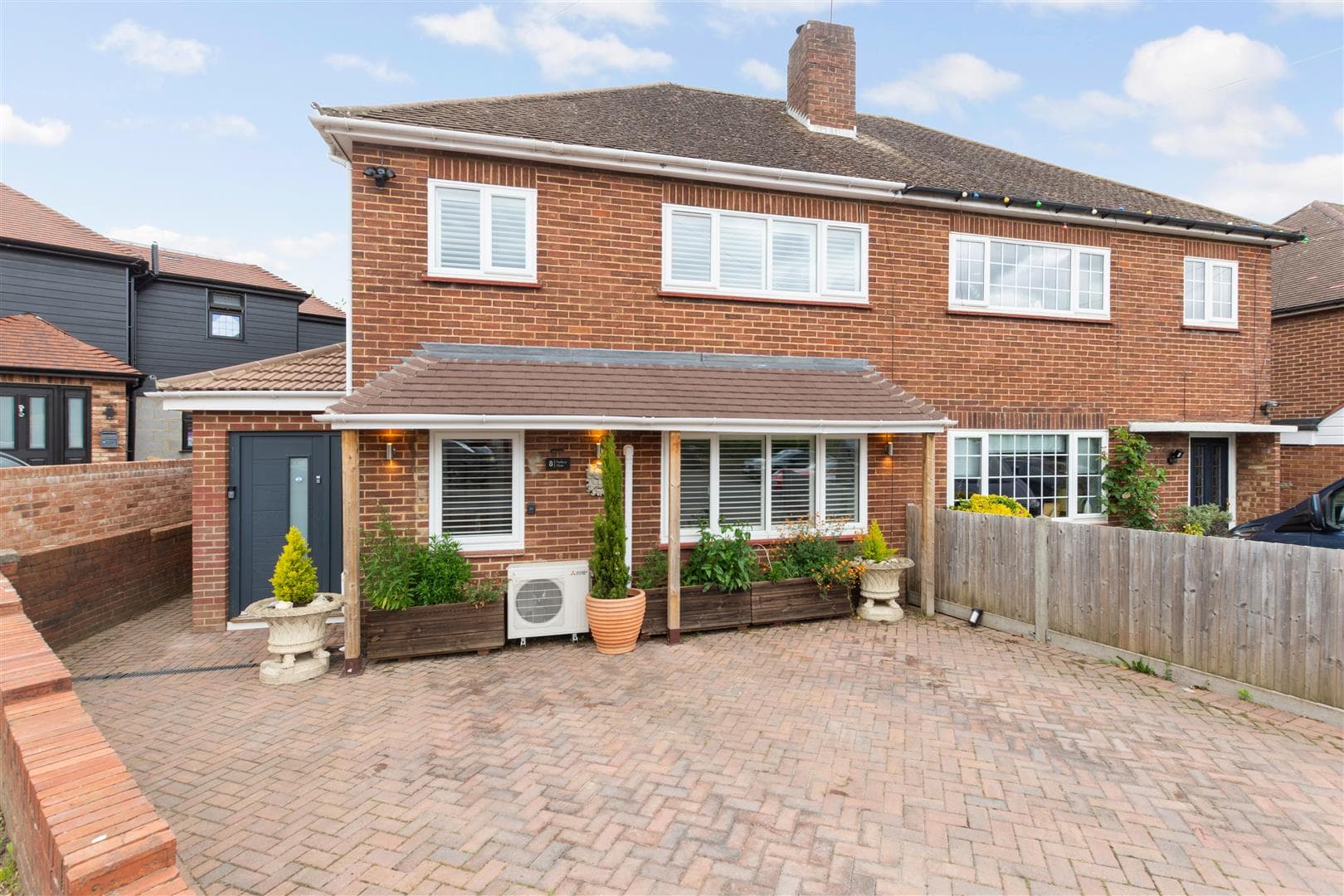Foxbury Close, Chelsfield, Kent, BR6 6EH