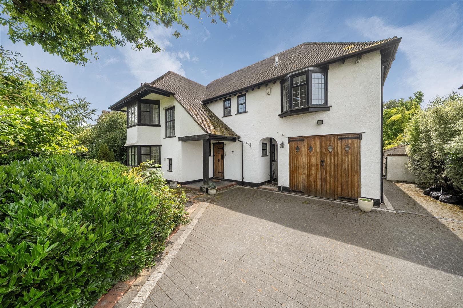 The Chenies, Petts Wood, Kent, BR6 0ED