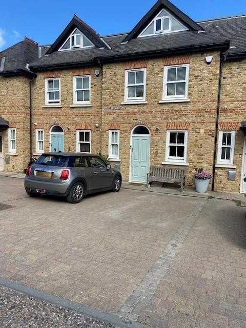 Queens Passage, Chislehurst, BR7 5AP