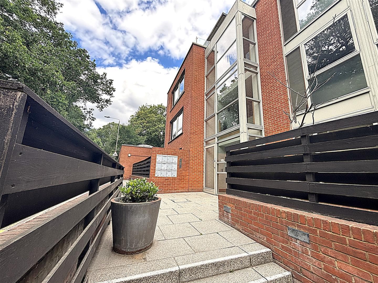 2 Elmstead Lane, Chislehurst, Kent, BR7 5RL
