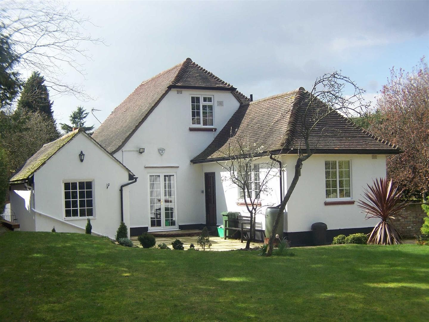 Eastcote, Orpington, Kent, BR6 0AU