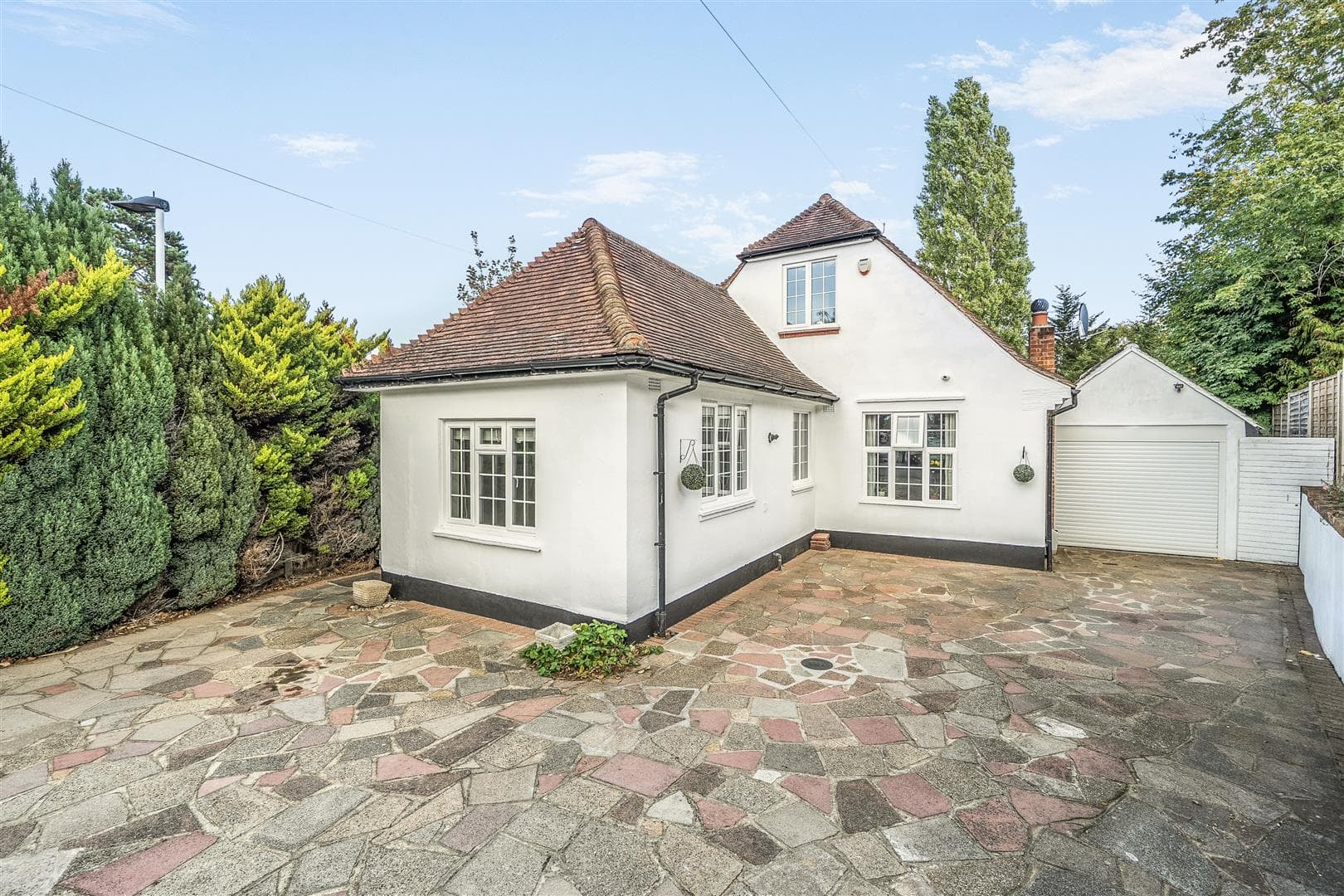 Eastcote, Orpington, Kent, BR6 0AU
